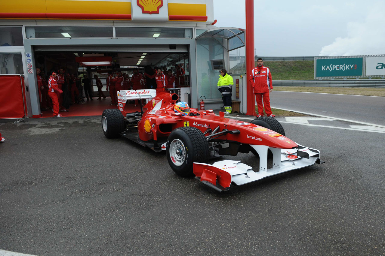 2011-Ferrari-F150-3.jpg