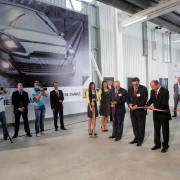 Renault ribbon cutting at Titu facility