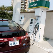 Honda FCX Clarity filling up