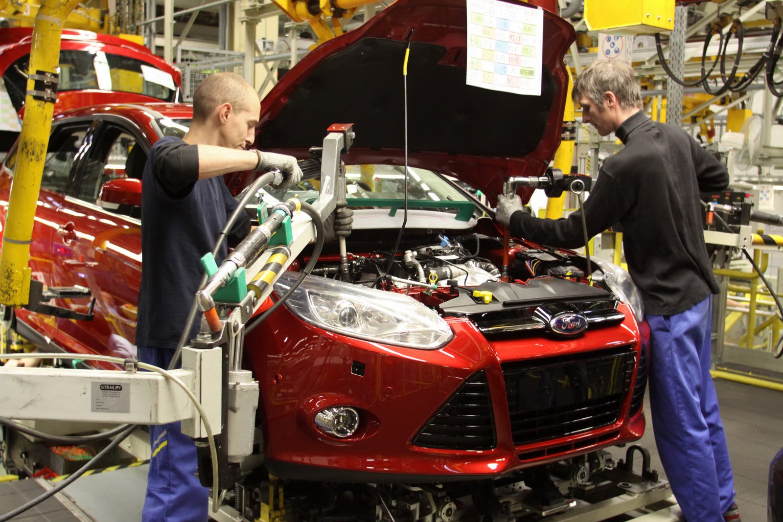 2011 Ford Focus assembly line