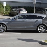 Mercedes CLS Shooting Break spied