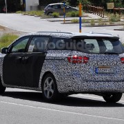 Kia Sedona Spied