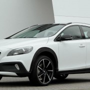 Volvo V40 Cross Country by Heico Sportiv