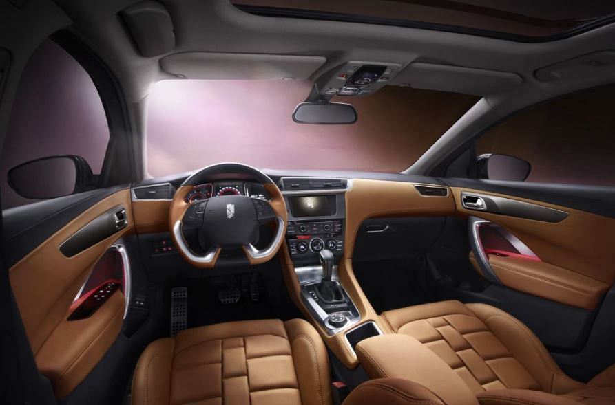 Citroen DS 6WR Coming with Interior Details